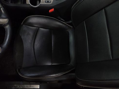 Used 2020 GMC Terrain Denali w/ Denali Premium Package image 18