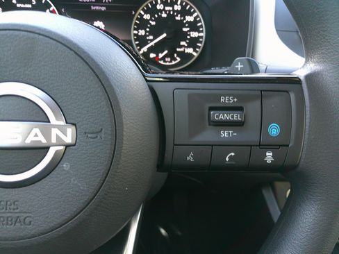 Used 2023 Nissan Rogue SV image 21