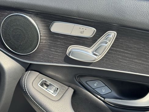 Used 2022 Mercedes-Benz GLC 300 image 37