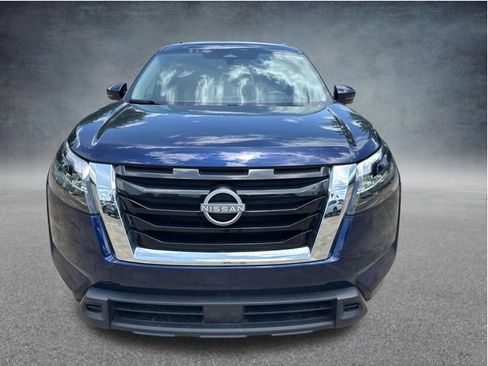 Used 2025 Nissan Pathfinder SV FWD image 2