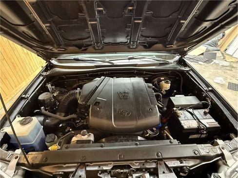 Used 2015 Toyota Tacoma 4x4 Double Cab w/ Convenience Package image 25