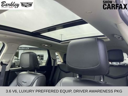Used 2017 Cadillac XT5 Luxury w/ Driver Awareness Package FWD image 16