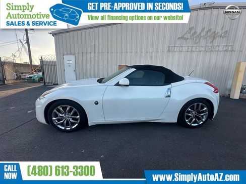 Used 2014 Nissan 370Z Roadster image 7