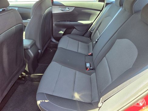 Used 2023 Kia Forte LXS w/ LXS Technology Package FWD image 11