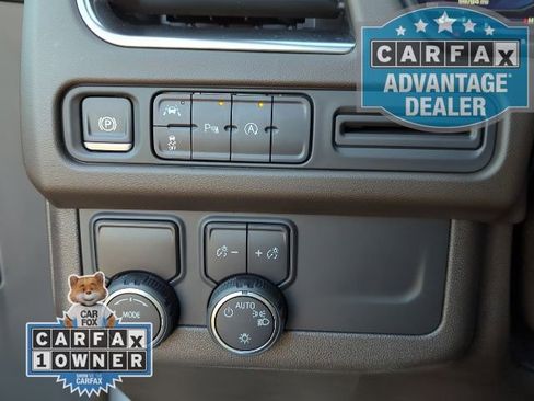 Used 2024 Chevrolet Suburban LT image 13