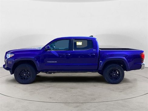 Certified 2022 Toyota Tacoma SR5 image 2