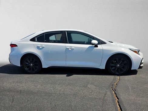Certified 2024 Toyota Corolla SE FWD image 2