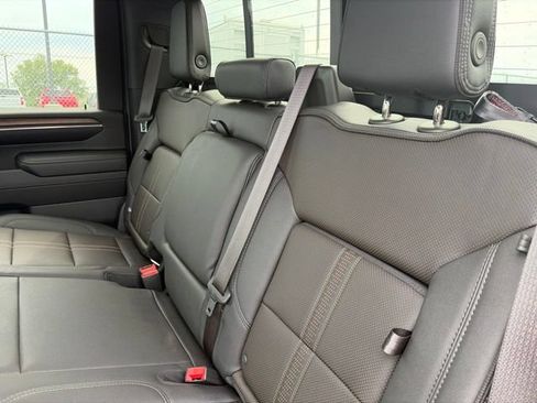 Used 2024 Chevrolet Silverado 3500 High Country w/ Technology Package AWD/4WD image 10