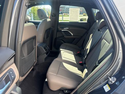 Certified 2025 Audi Q5 Premium w/ Convenience Package AWD/4WD image 18