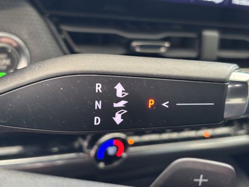 Used 2025 Chevrolet Equinox RS w/ Safety and Technology Package FWD image 13