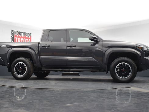 Used 2024 Toyota Tacoma TRD Off-Road image 30