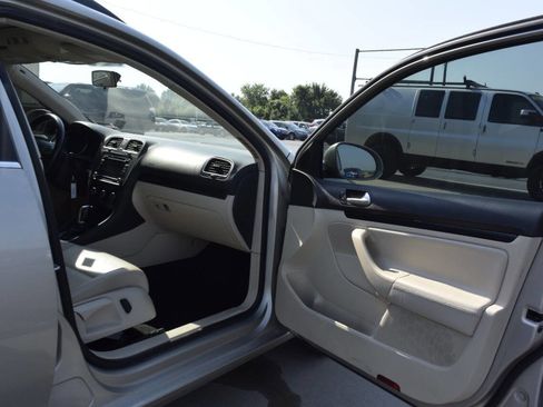 Used 2013 Volkswagen Jetta TDI image 25