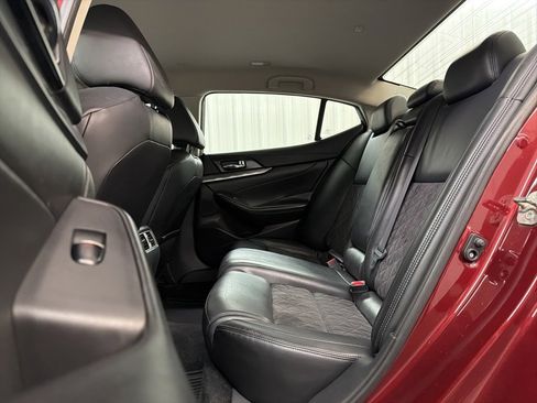 Used 2017 Nissan Maxima SR image 26