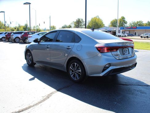 Used 2024 Kia Forte LXS FWD image 7