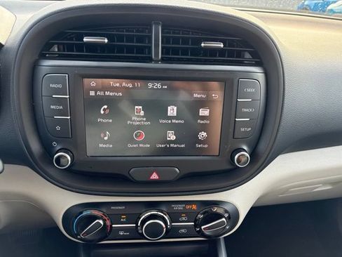 Used 2025 Kia Soul LX FWD image 14