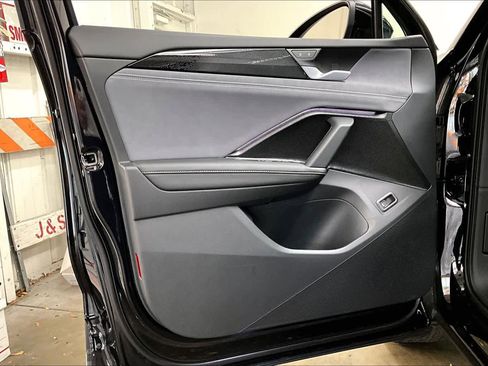 New 2026 Volkswagen Tiguan SE image 23