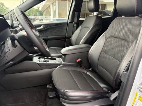 Used 2025 Ford Escape ST-Line Select AWD/4WD image 6