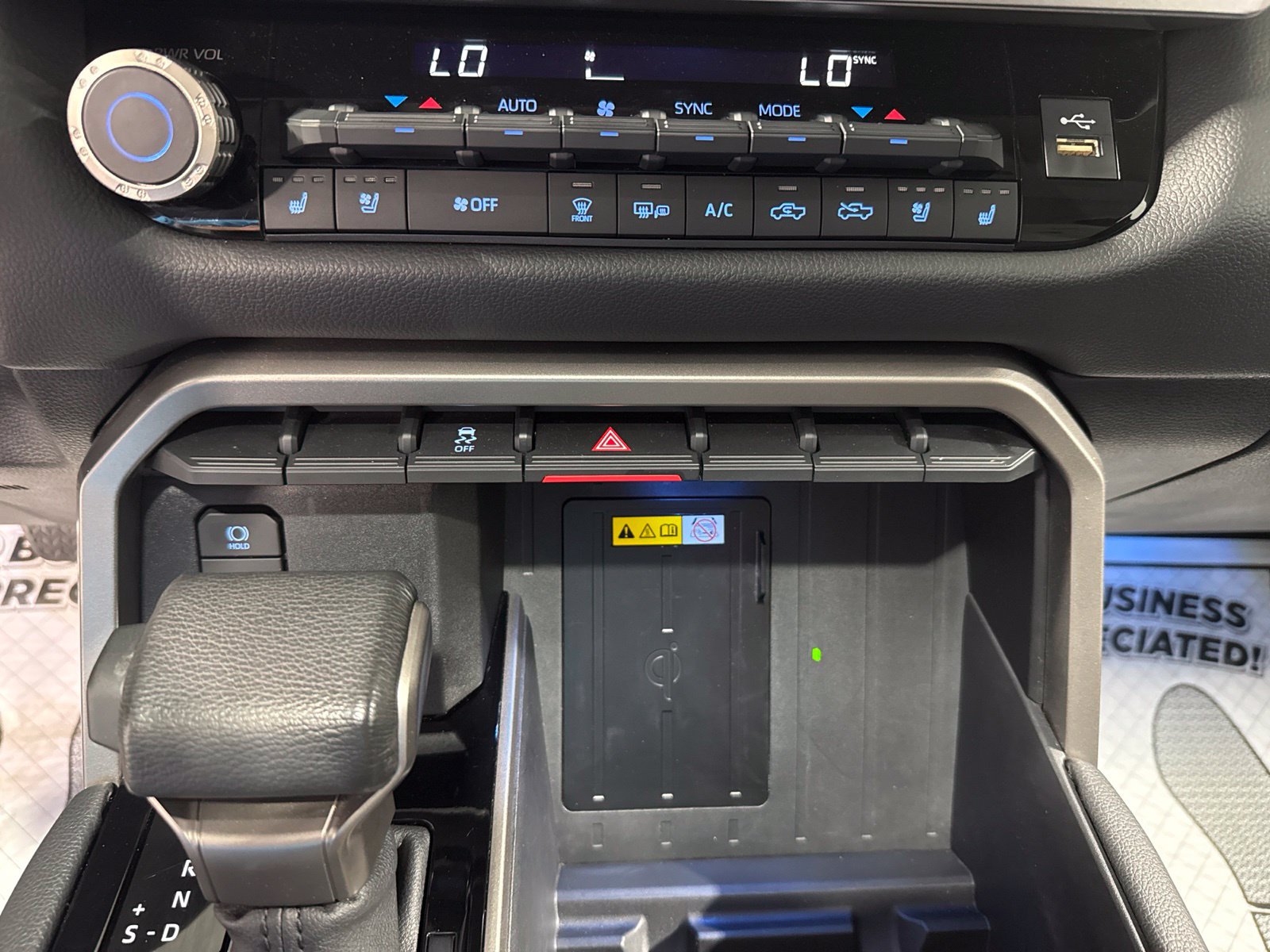 Used 2024 Toyota Tundra Limited w/ Power Package AWD/4WD image 35