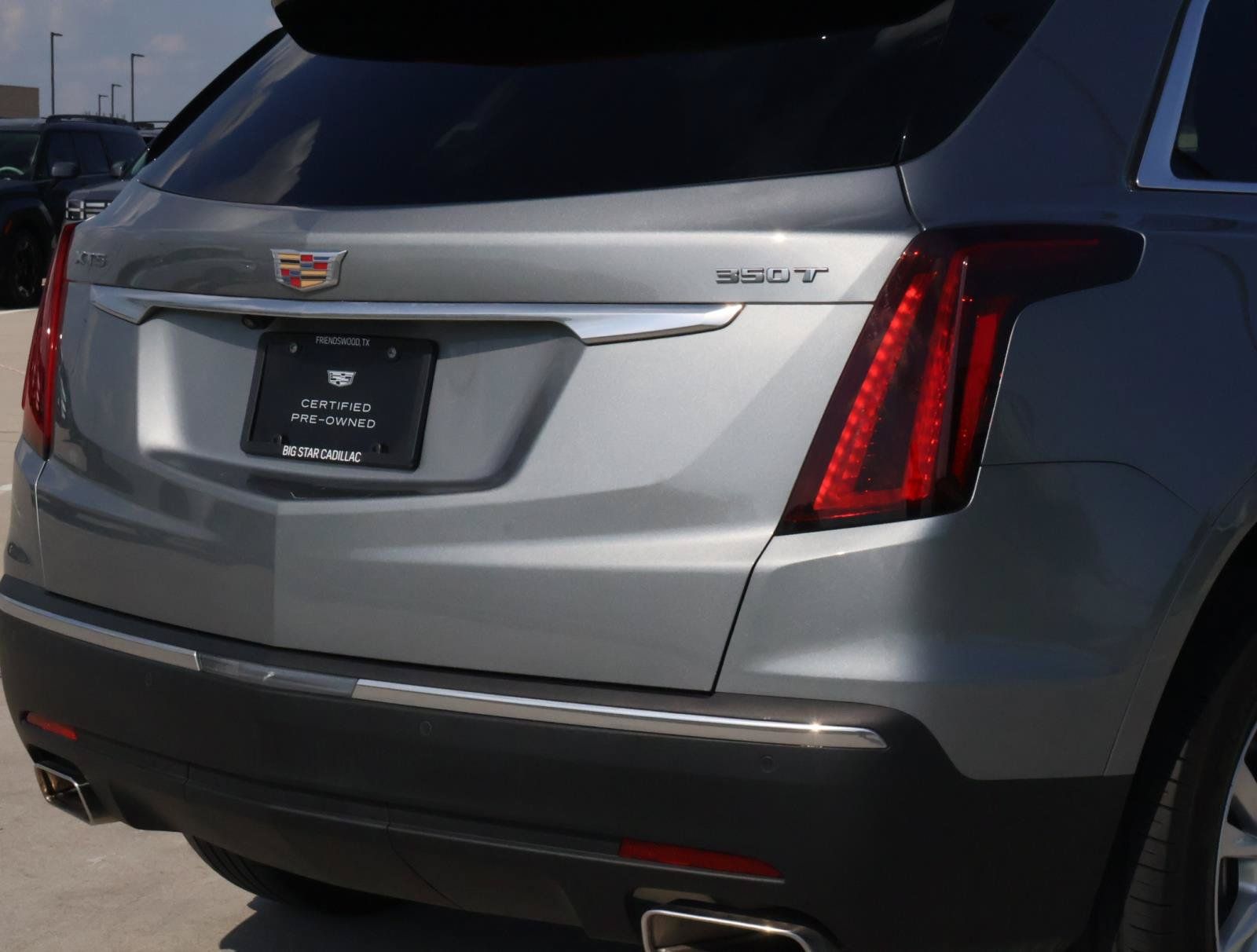Used 2024 Cadillac XT5 Luxury w/ LPO, Floor Liner Package FWD image 11