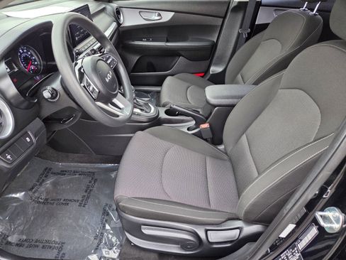 Used 2024 Kia Forte LXS image 10