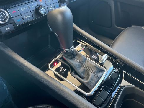 Used 2025 Jeep Compass Limited image 41