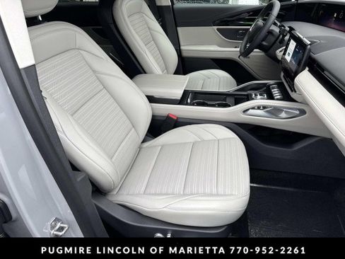 New 2026 Lincoln Nautilus Reserve w/ Jet Appearance Package image 13