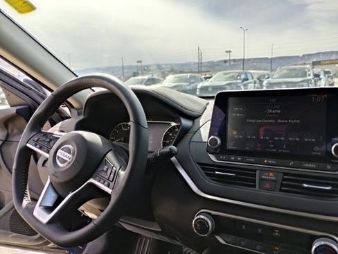 Used 2022 Nissan Altima 2.5 SR image 13