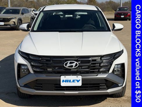 New 2026 Hyundai Tucson SE image 8