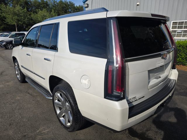 Used 2017 Cadillac Escalade Luxury AWD/4WD image 7