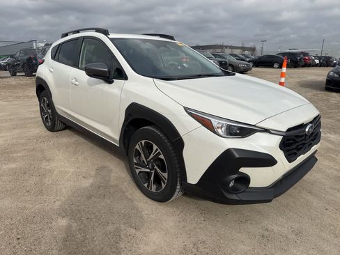 Used 2024 Subaru Crosstrek 2.0i Premium image 4