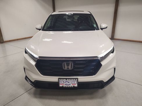 Used 2024 Honda CR-V EX image 3