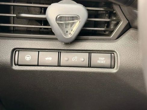 Used 2022 Nissan Altima 2.5 SV w/ SV Premium Package AWD/4WD image 25