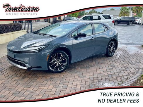 Used 2026 Toyota Prius XLE FWD image 1