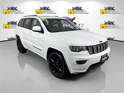 Used 2020 Jeep Grand Cherokee Altitude image 3