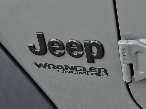 Used 2021 Jeep Wrangler Unlimited Sport AWD/4WD image 38