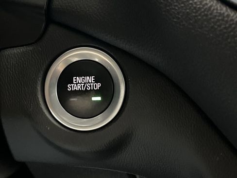 Used 2018 Chevrolet Equinox LT FWD image 17