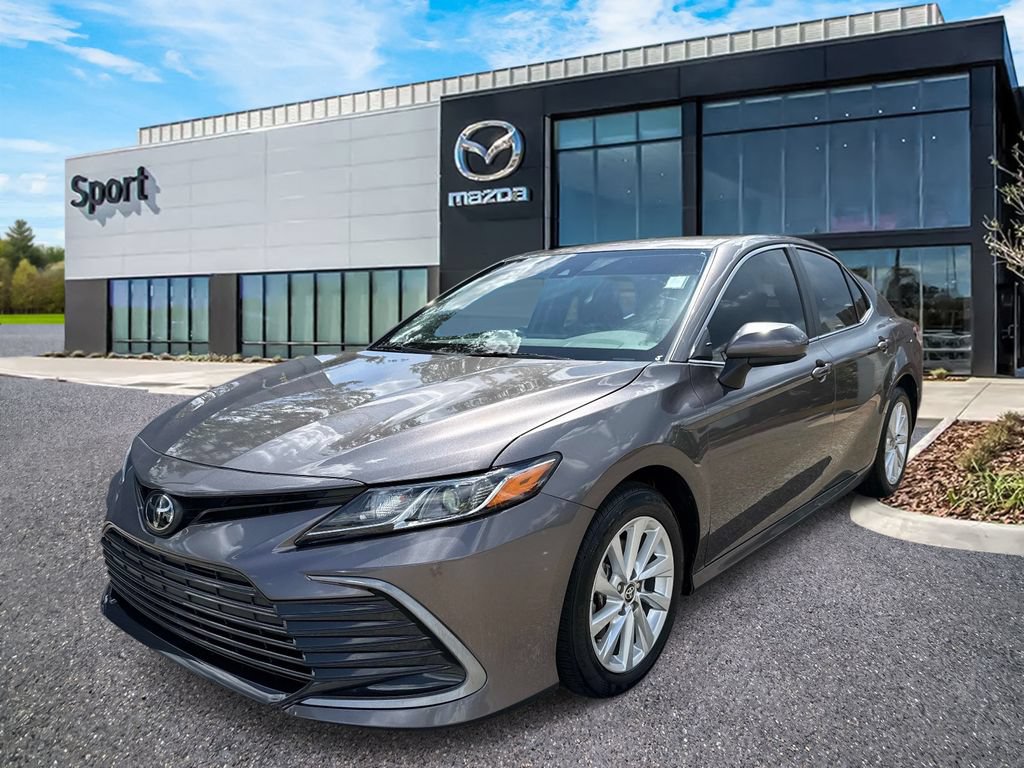 Used 2024 Toyota Camry LE FWD image 8