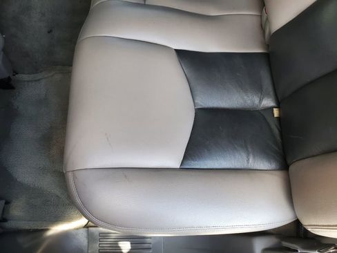 Used 2004 Chevrolet Tahoe LS RWD image 30