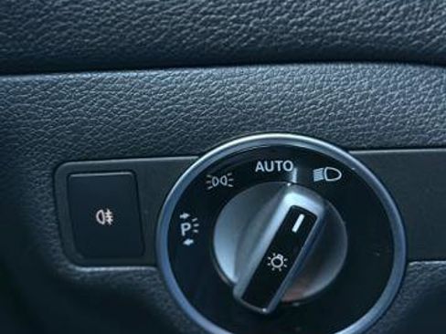 Used 2014 Mercedes-Benz CLA 250 4MATIC image 19