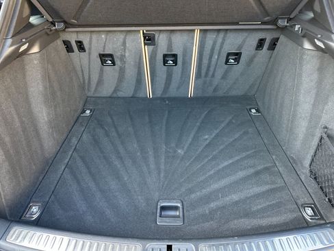 Certified 2025 Porsche Macan AWD/4WD image 16