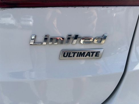 Used 2017 Hyundai Santa Fe Limited FWD image 10