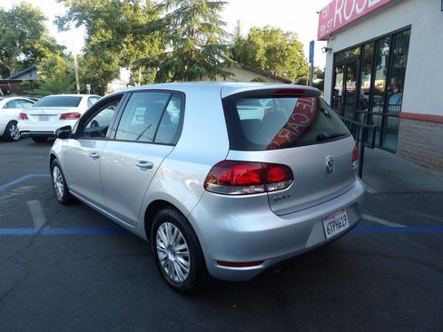 Used 2011 Volkswagen Golf 4-Door image 4