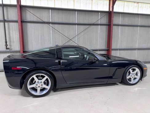 Used 2005 Chevrolet Corvette Coupe w/ Preferred Equipment Group RWD image 31