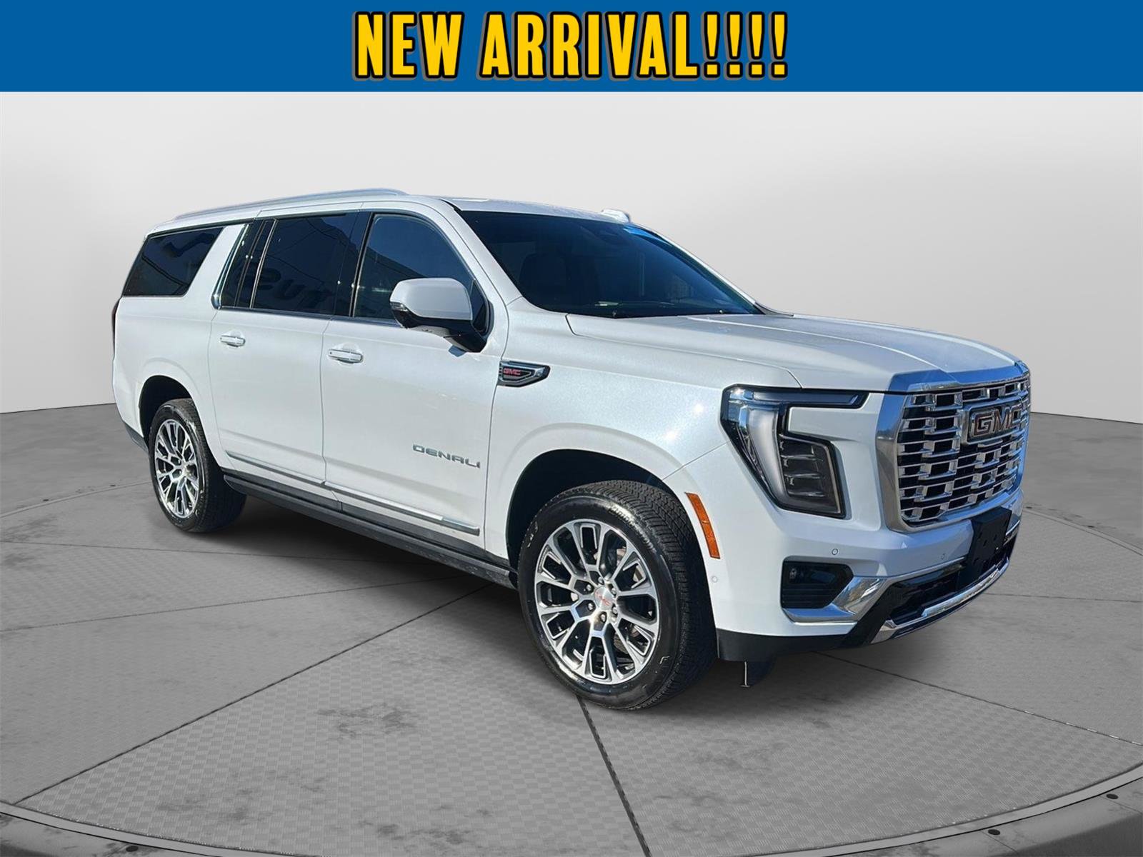 Used 2026 GMC Yukon XL Denali w/ Sun & Power Step Package AWD/4WD image 1