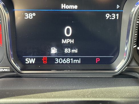 Used 2021 GMC Yukon SLT w/ SLT Premium Package image 23