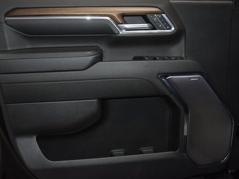 Used 2024 Chevrolet Silverado 2500 High Country w/ High Country Premium Package image 52