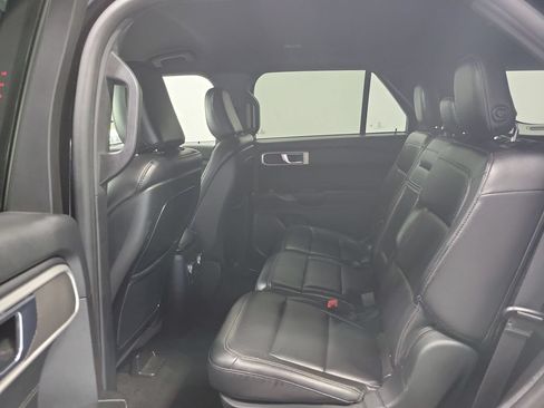 Used 2020 Ford Explorer XLT w/ Equipment Group 202A RWD image 29