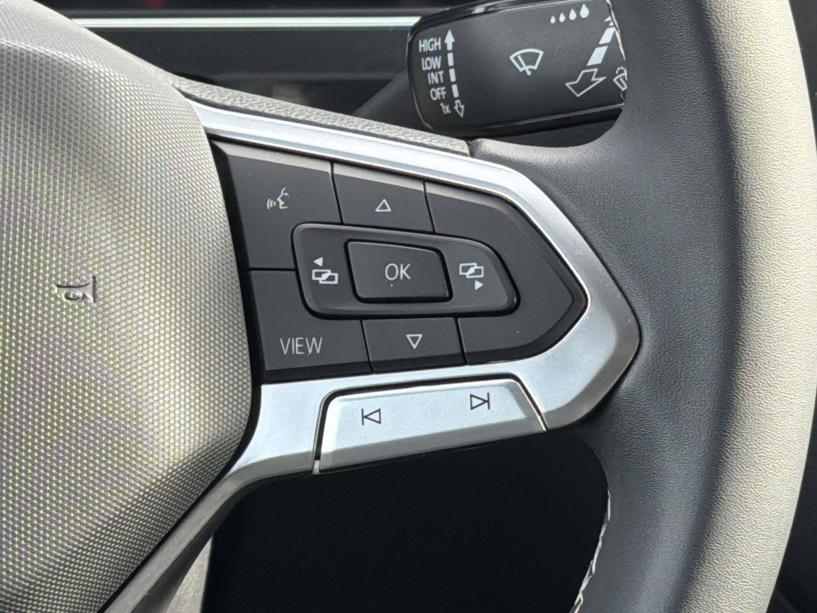 Used 2023 Volkswagen Tiguan SE FWD image 16