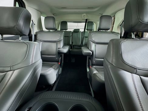 Used 2025 Ford Expedition Active image 23