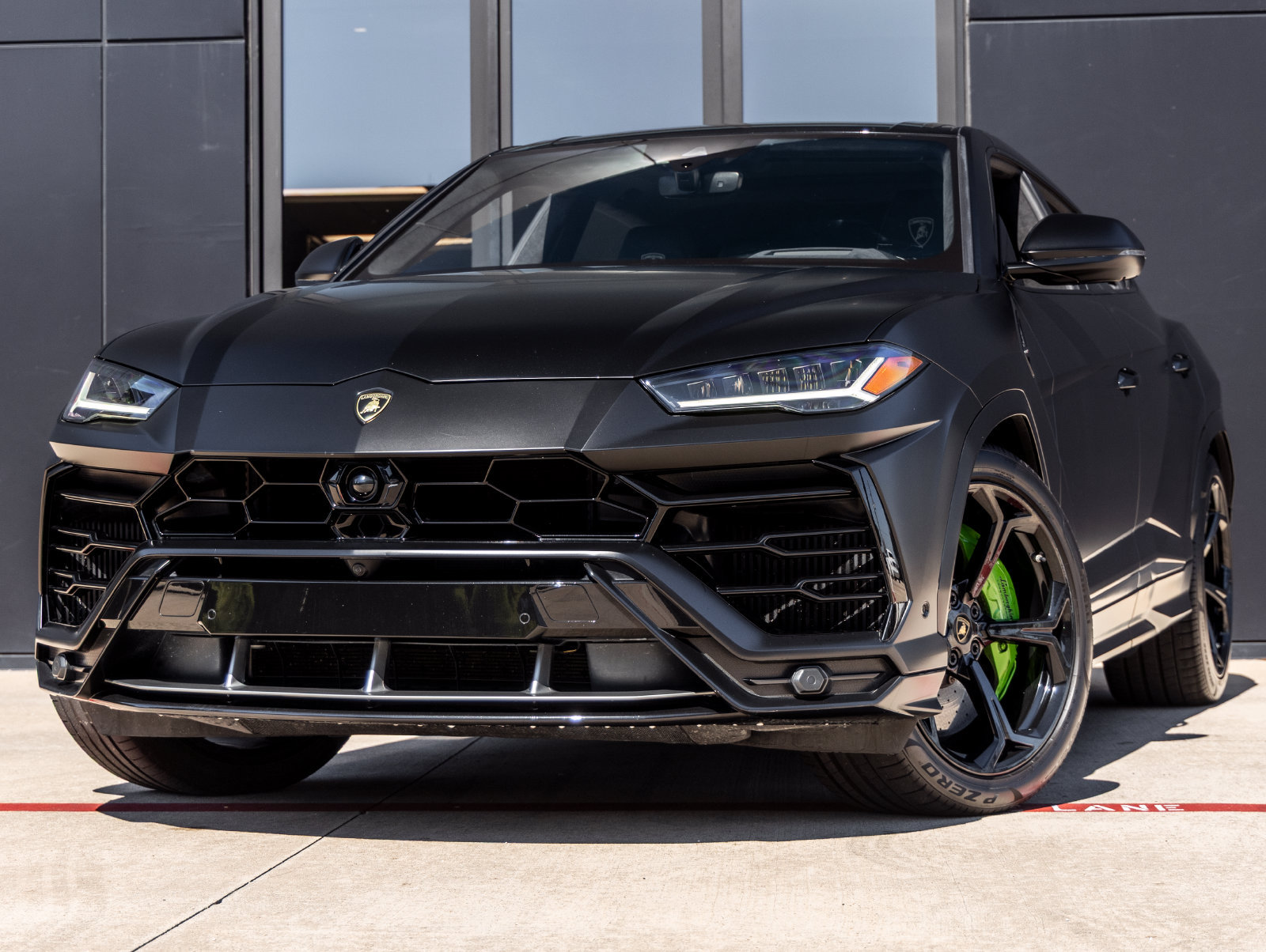 Used 2021 Lamborghini Urus AWD/4WD image 1